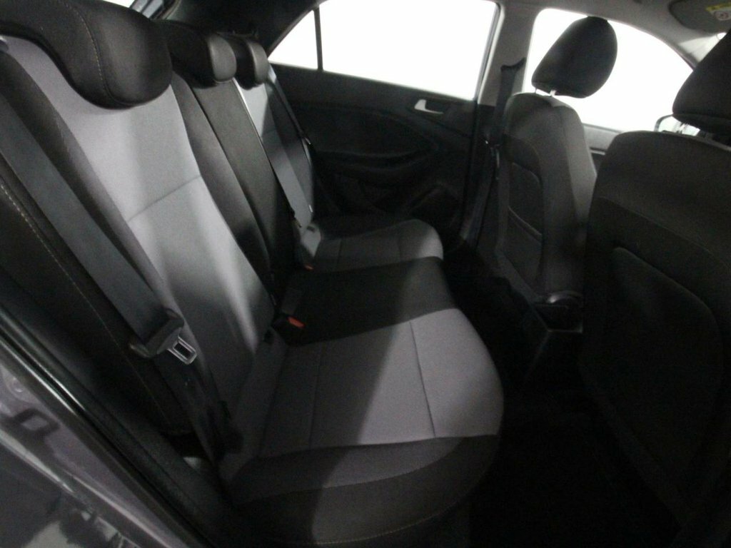 Hyundai I20 1.2L Mpi Se One Years Warranty Included White #34