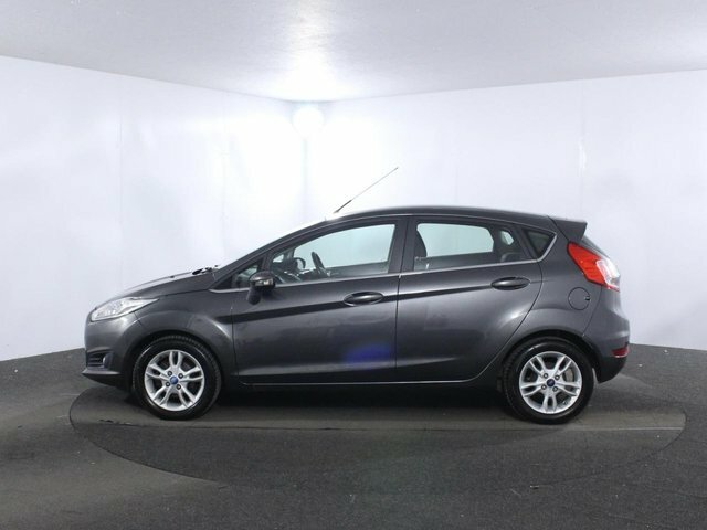 Ford Fiesta 1.5 Tdci Zetec Hatchback Euro 6 Grey #4