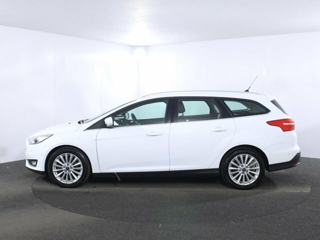 Ford Focus 1.5T Ecoboost Titanium X Estate White #4