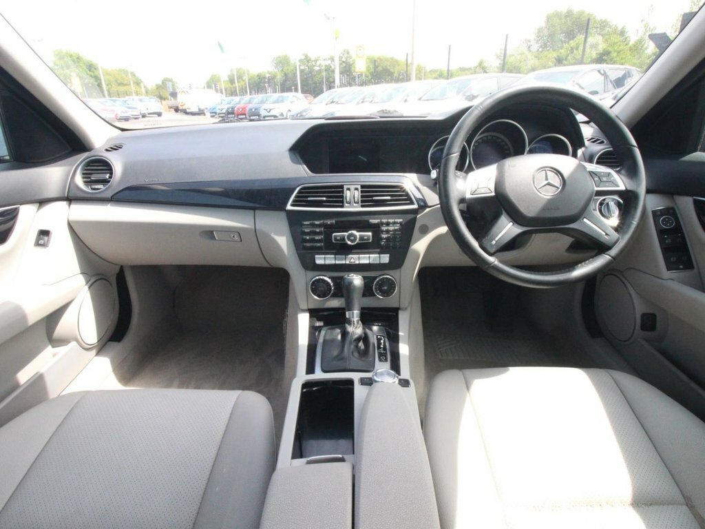 Mercedes-Benz C Class Saloon Silver #29