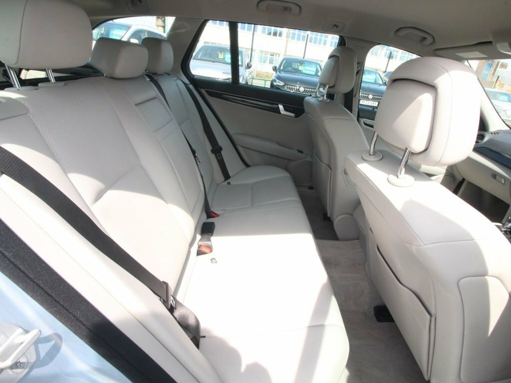 Mercedes-Benz C Class Saloon Silver #31