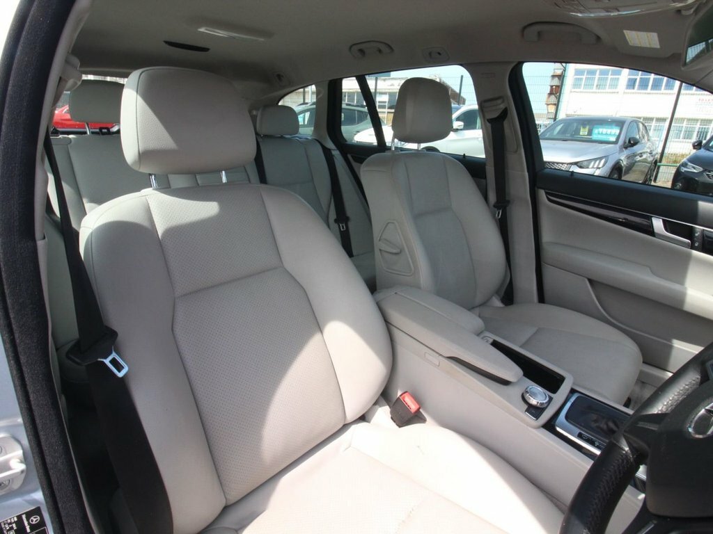Mercedes-Benz C Class Saloon Silver #27