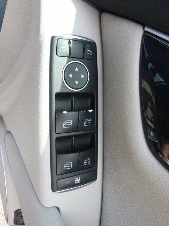 Mercedes-Benz C Class Saloon Silver #33