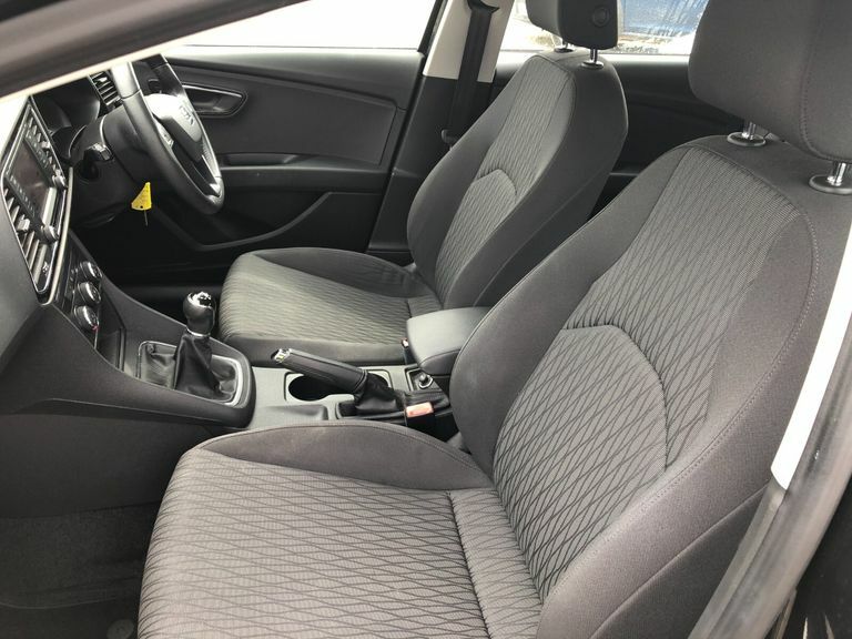 Seat Leon White #15