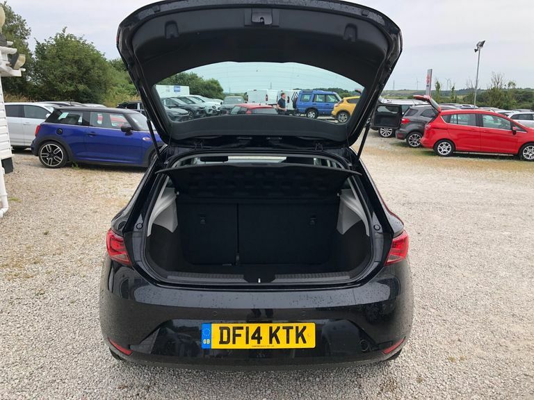 Seat Leon White #9