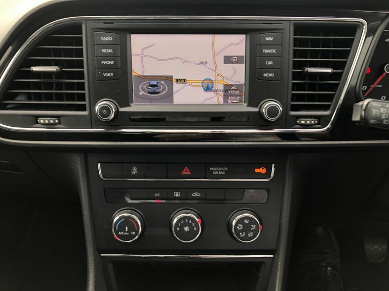 Seat Leon White #12
