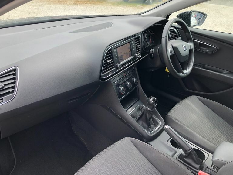 Seat Leon White #14