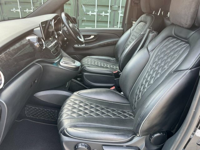 Mercedes-Benz EQV Eqv 300E Sport Black #12