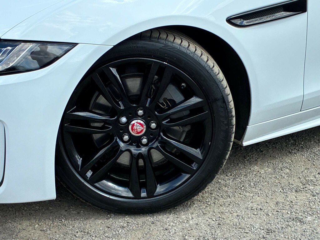 Jaguar XE Saloon 2.0 P250i R-dynamic S Euro 6 Ss PK20JPU White #4