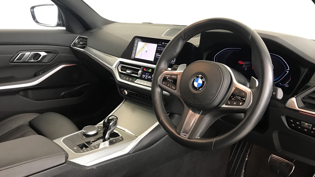 BMW 3 Series 320D M Sport Touring YJ21NGK Black #6