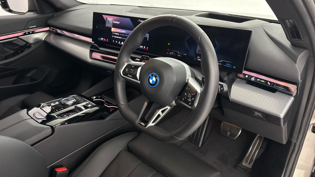BMW 5 Series 530E M Sport Touring YF75FVZ #6