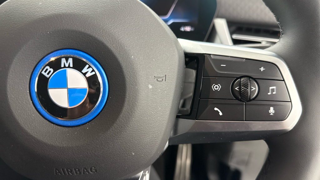 BMW iX2 230Kw Xdrive30 M Sport 65Kwh 2025 Red #18
