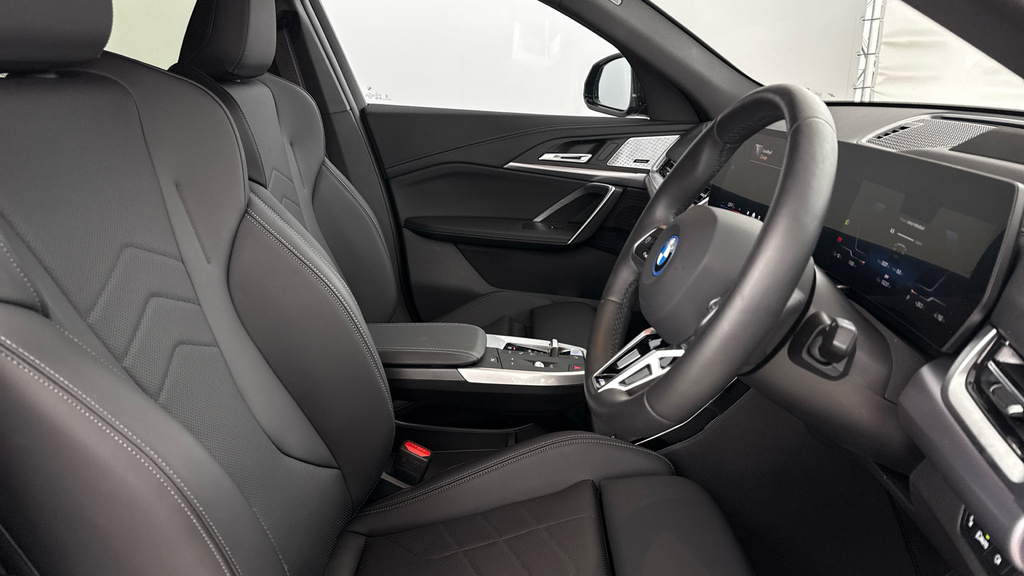 BMW iX2 230Kw Xdrive30 M Sport 65Kwh 2025 Red #11