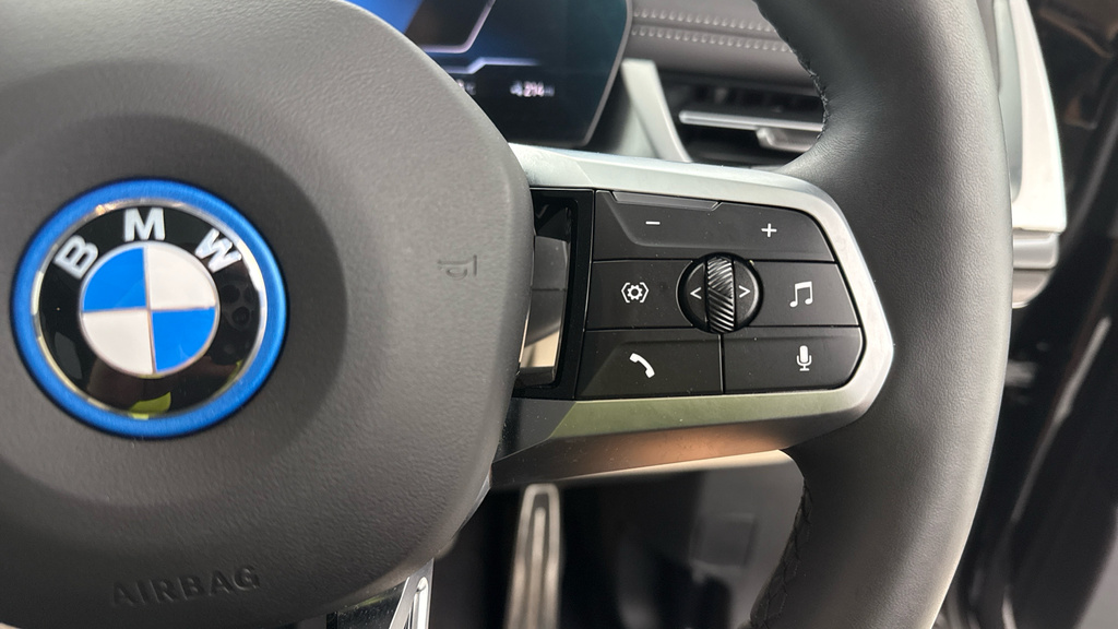 BMW iX1 20 66.5Kwh M Sport Edrive 11Kw Charger Green #18