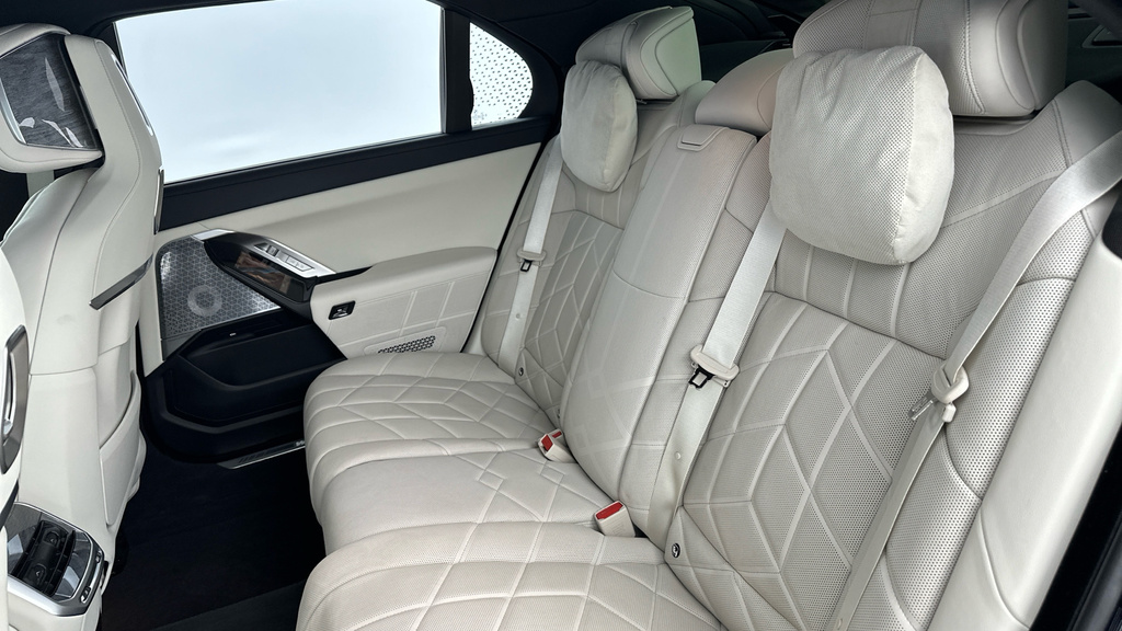 BMW 7 Series M760e Xdrive Executive Pack Purple #12