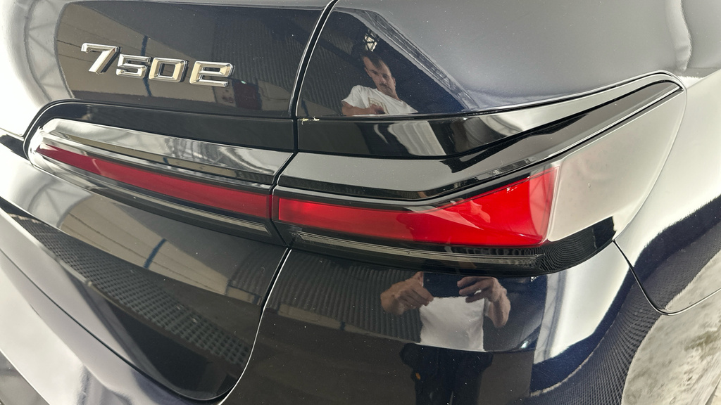 BMW 7 Series M760e Xdrive Executive Pack Purple #22