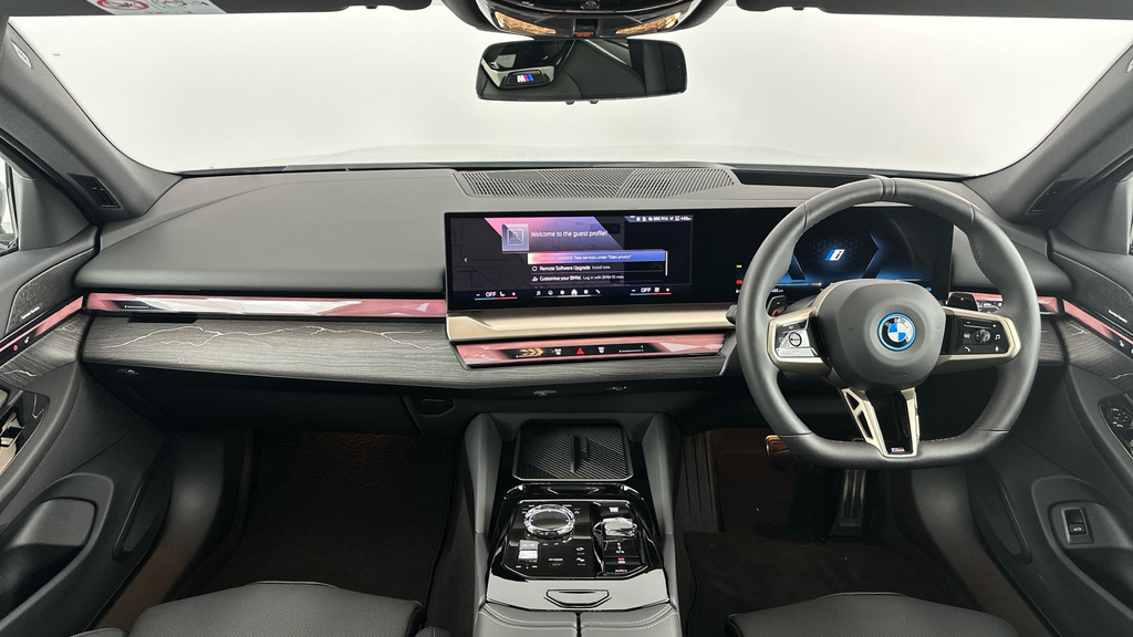 BMW 5 Series 550E Xdrive M Sport Touring #4