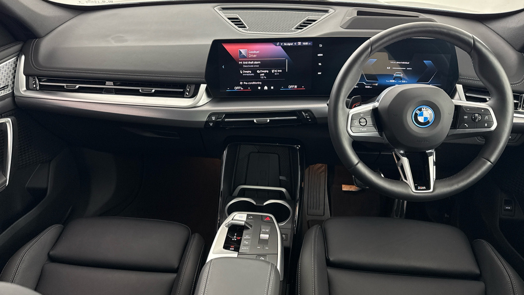 BMW iX1 Ix1 Edrive20 M Sport YL25UKT #4