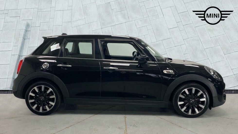 Mini Hatch 5-Door Hatch Cooper S Exclusive Black #3