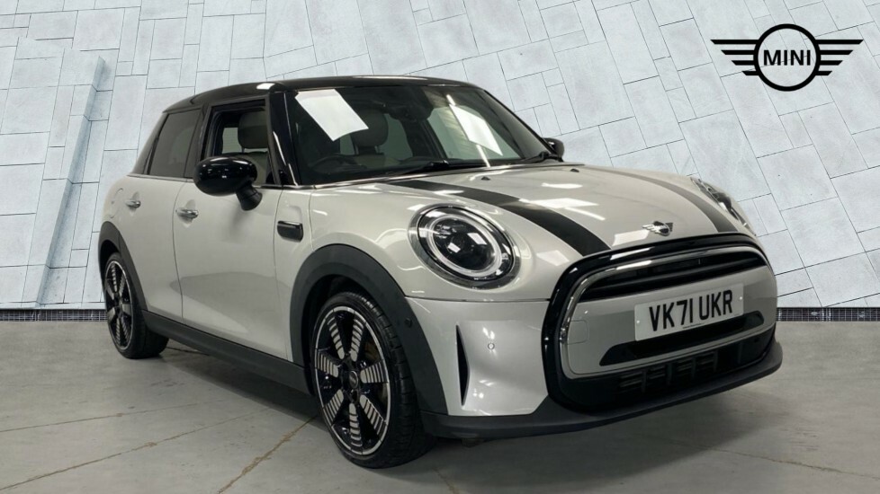 Mini Hatch 5-Door Hatch Cooper Exclusive Silver