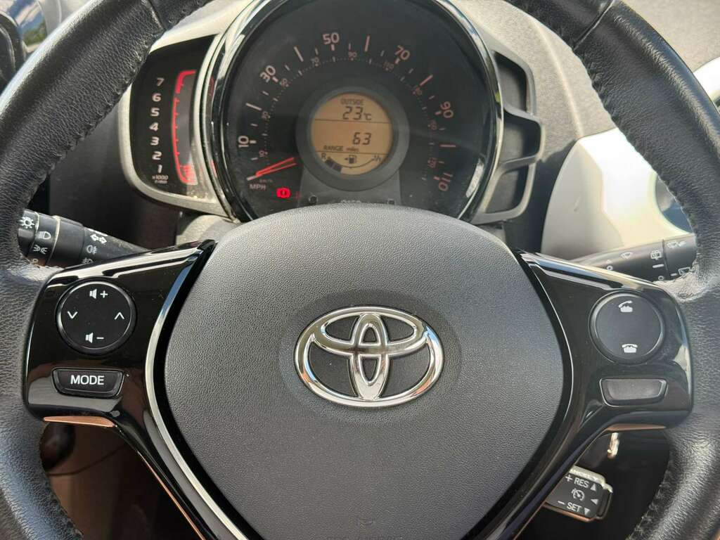 Toyota Aygo X -Play 1.0 Vvt 2015 15 Reg White #12