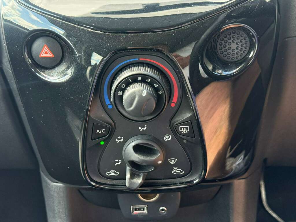 Toyota Aygo X -Play 1.0 Vvt 2015 15 Reg White #10