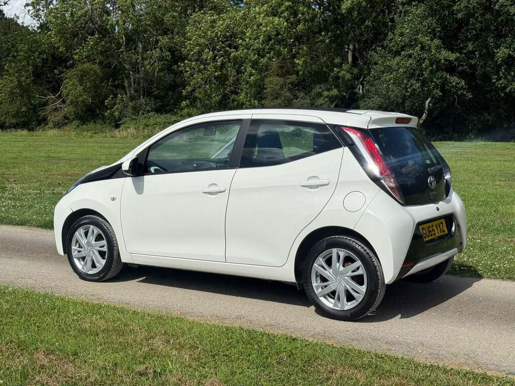 Toyota Aygo X 1.0 Aygo X-pression Vvt-i White #6