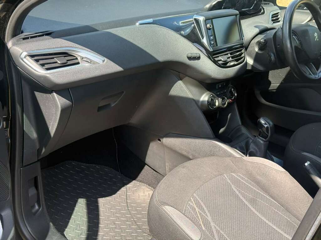 Peugeot 208 Silver #9