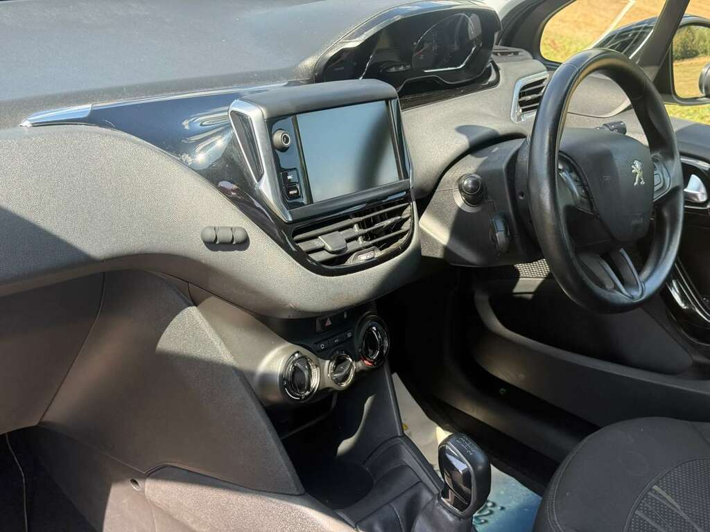Peugeot 208 Silver #10