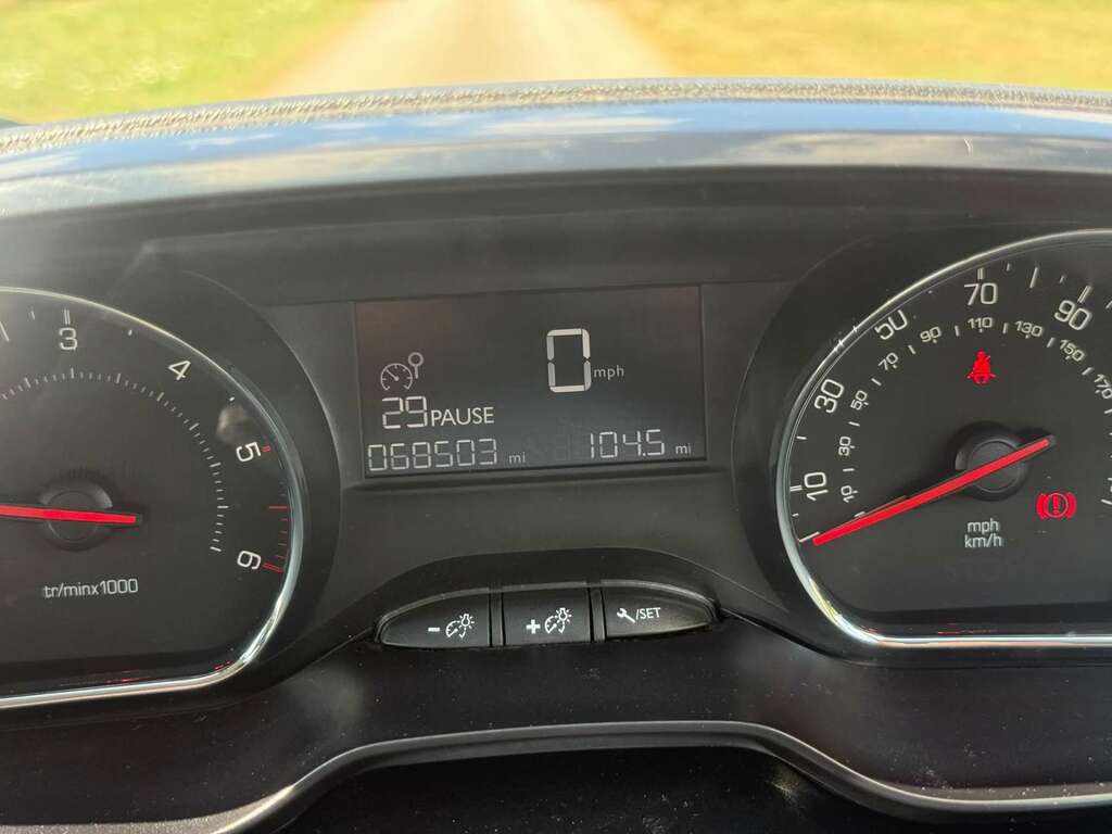 Peugeot 208 Silver #14