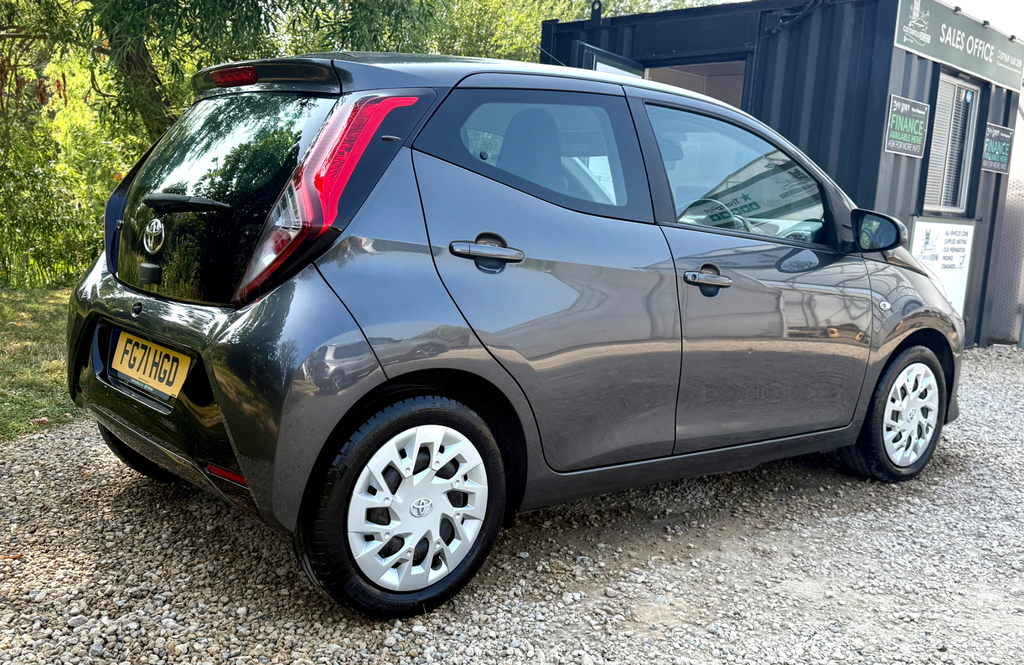 Toyota Aygo Hatchback Blue #7