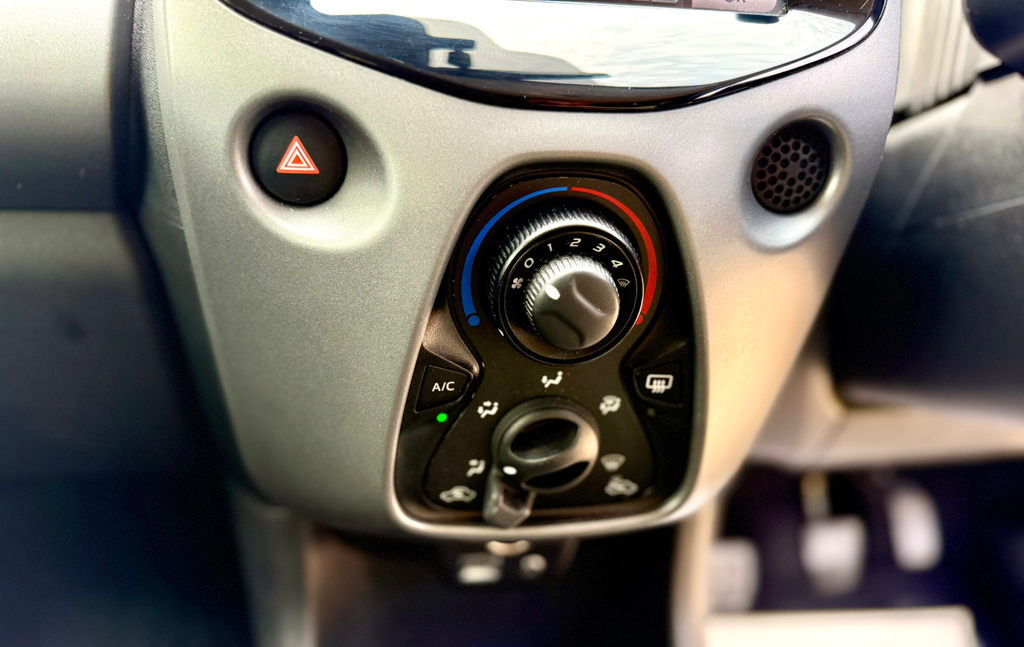 Toyota Aygo Hatchback Blue #30