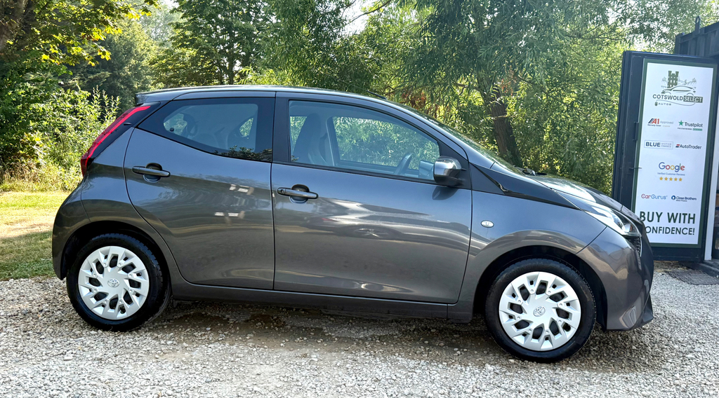 Toyota Aygo 1.0 Vvt-i X-play Hatchback Euro #6
