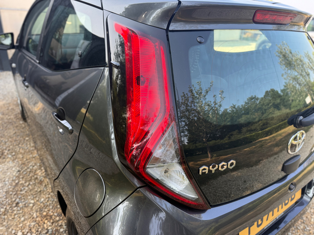 Toyota Aygo Hatchback Blue #12