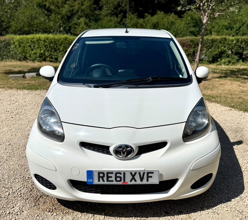 Toyota Aygo Hatchback Red #12