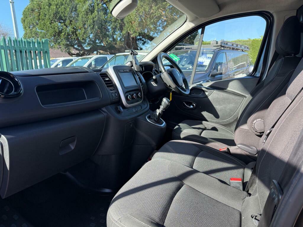 Renault Trafic 2.0 Dci Energy 28 Business Swb Standard Roof Euro White #37