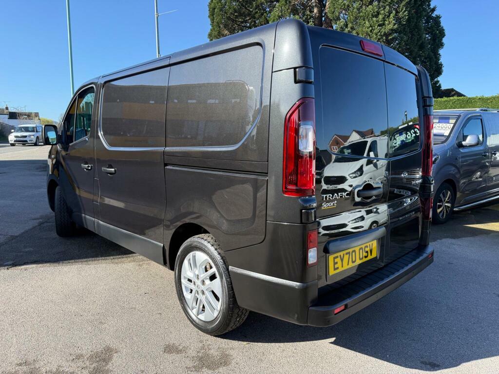 Renault Trafic 2.0 Dci Energy 28 Business Swb Standard Roof Euro White #17