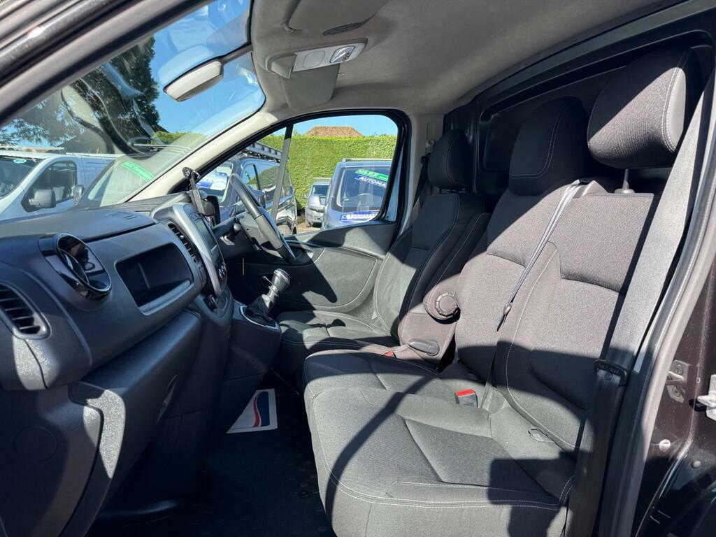Renault Trafic 2.0 Dci Energy 28 Business Swb Standard Roof Euro White #36