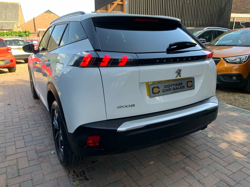 Peugeot 2008 1.2 Puretech Allure Suv Euro 6 White #6