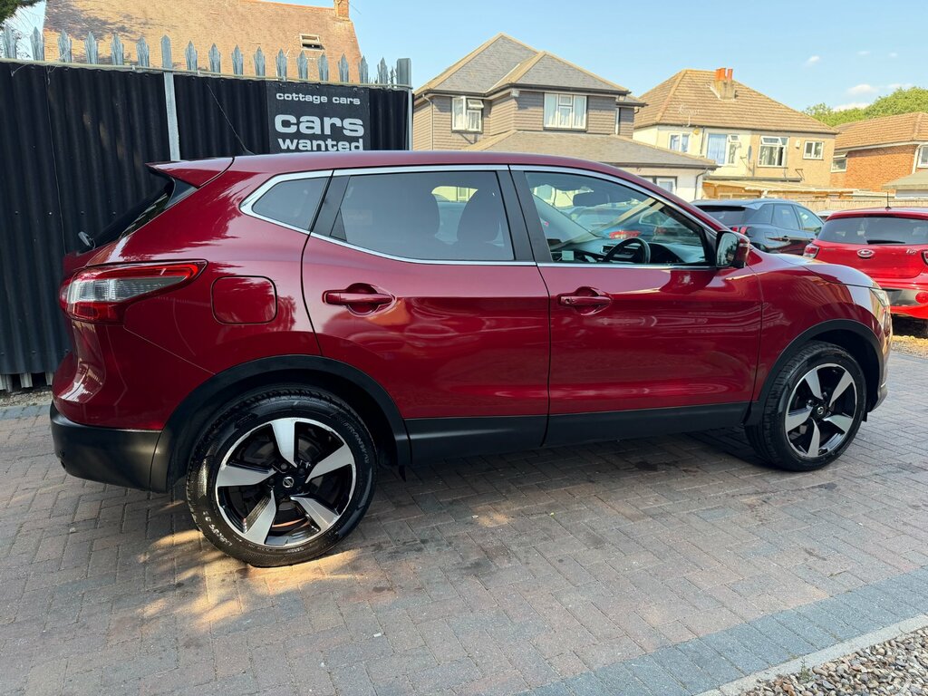 Nissan Qashqai 1.2 Dig-t N-tec Suv 2Wd Euro 6 Red #3