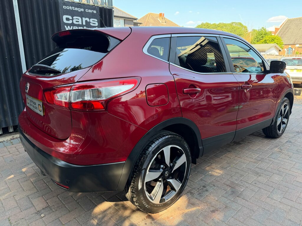 Nissan Qashqai 1.2 Dig-t N-tec Suv 2Wd Euro 6 Red #4