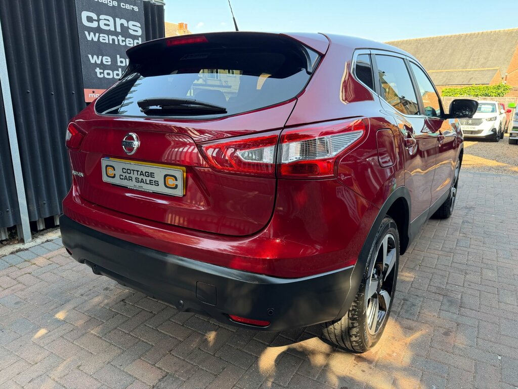 Nissan Qashqai 1.2 Dig-t N-tec Suv 2Wd Euro 6 Red #5