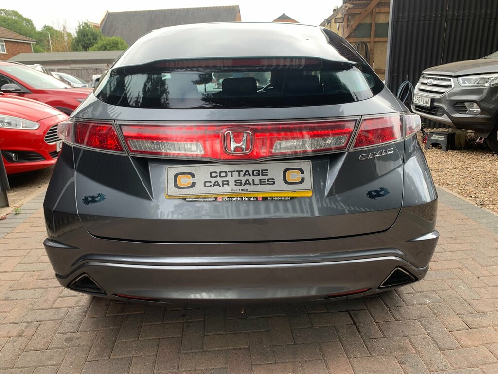 Honda Civic 1.8 I-vtec Es Hatchback 155 Gk Silver #4