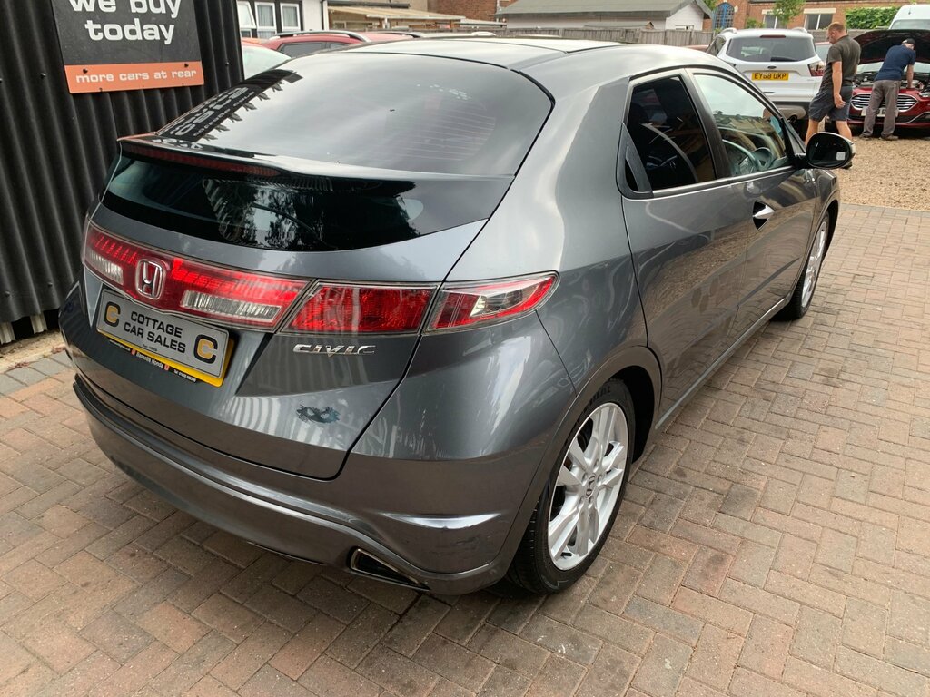Honda Civic 1.8 I-vtec Es Hatchback 155 Gk Silver #3