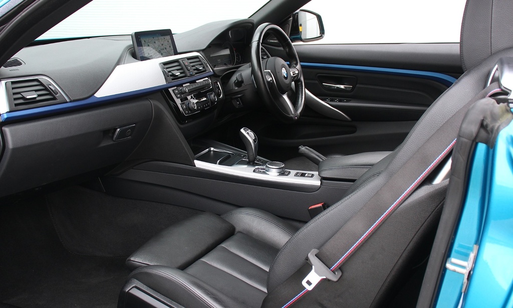 BMW 4 Series 420D 190 M Sport Professional Media Black #26