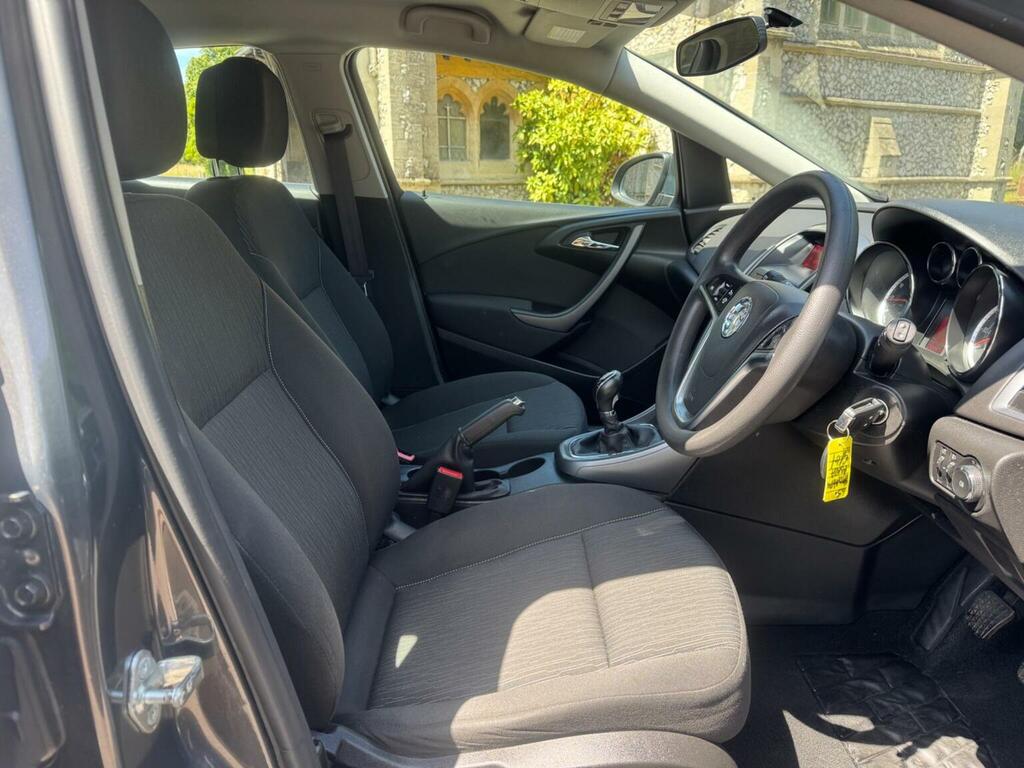 Vauxhall Astra 2.0 Cdti Sri Sports Tourer Euro 5 Ss Grey #29