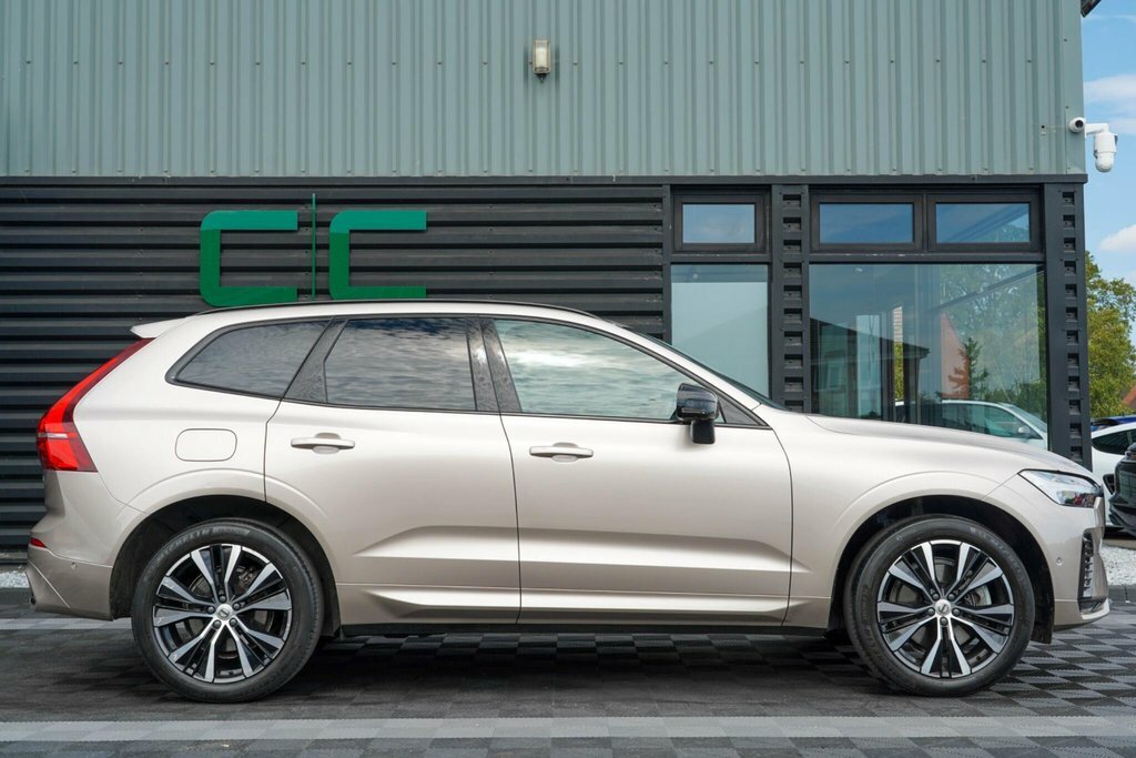 Volvo XC60 2.0 B5 Mhev Plus Awd Euro 6 Ss Gold #5