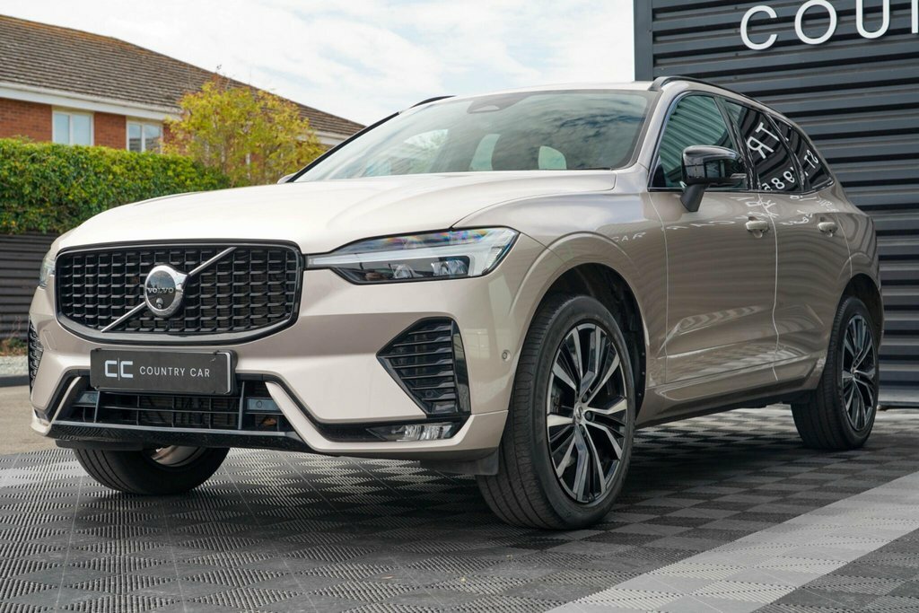 Volvo XC60 2.0 B5 Mhev Plus Awd Euro 6 Ss Gold #4