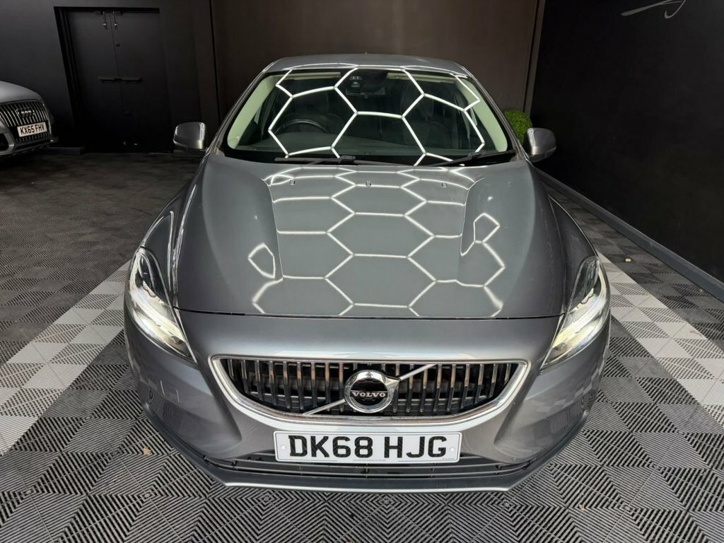 Volvo V40 2.0 T2 Gpf Momentum Hatchback Eu DK68HJG Grey #6