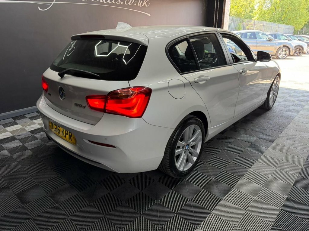 BMW 1 Series 2.0 120D Sport Hatchback Xdrive Eu White #4